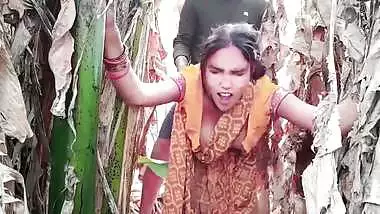 Hindi bf video of a devar digging his bhabhi’s cunt on a farm