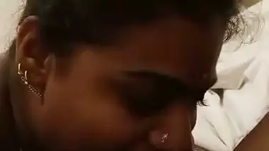 Indian xxx MMS of a Hyderabad wife sucking a dick