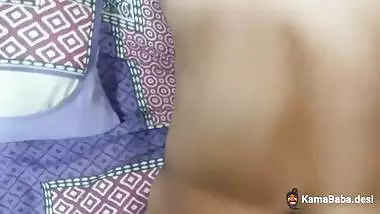 Man fucks his aunt’s pussy and shoots aunty sex MMS