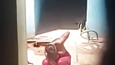 South Indian Aunty In Saree Bathing Video In Hidden Cam