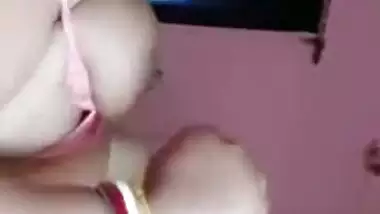 Skinny husband fucks Desi housewife's XXX trench in missionary