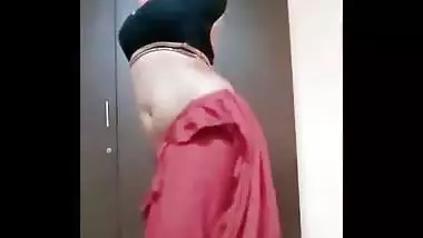 Cute mumbai college girl anjali patel saggy navel and milky cleavage show