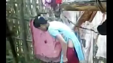 Desi sex movie of South Indian bhabhi romancing with devar during bathroom!