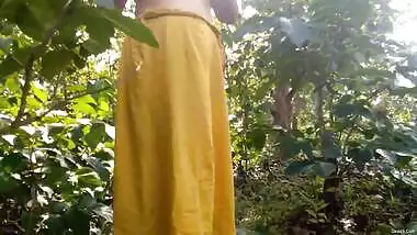 Today Exclusive- Desi Couple Romance And Sex In Jungle