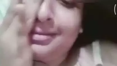 Bhabhi showing boobs on video call sex viral MMS