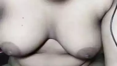 Desi Bhabhi Live Boobs Show And Blowjob