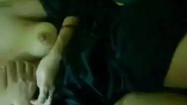 yougn hot desi wife exposing herself