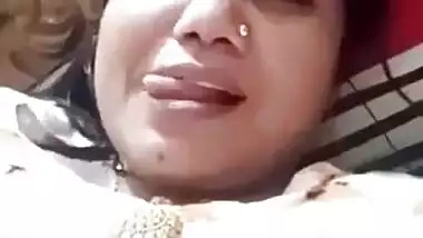 Bangladeshi housewife showing boobs on video call