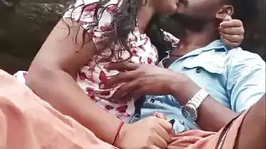Tamil outdoor sex of a girl sucking lover’s dick