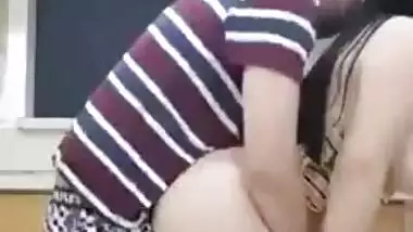 Desi aunty finguring pussy