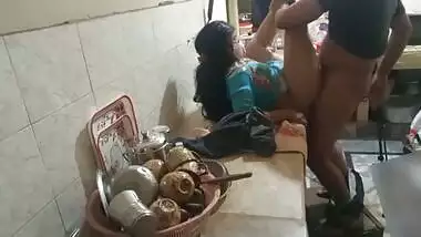 Desi Indian stepsister has hard sex in kitchen, Bhai ne bahan ki kitchen me jabardasti chudai ki, Clear hindi audio