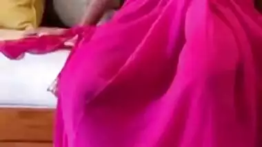 Amateur Indian Wife Has Surprise Under Saree