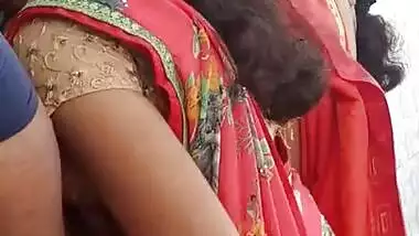 Tamil hot college girl side boobs in saree at temple HD