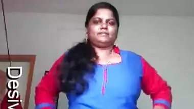 Sexy Mallu Bhabhi Showing Her Big Boobs and Pussy To Lover Part 2