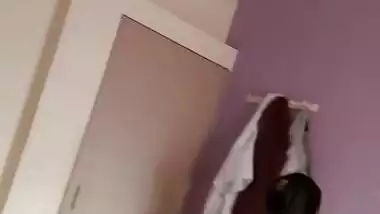 Cheating bhabhi getting ready for fucking