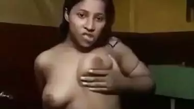 Indian girl sexy naked boob show on cam