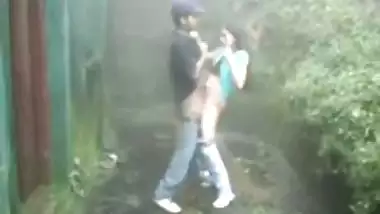 Barish ka ashli maja toh ye h.... Desi outdoor sex