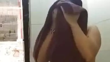 Desi Super Hot Bhabi Bath Selfie-1