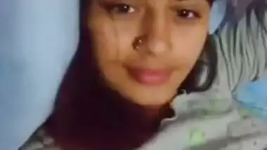 Watch Beautiful Cute Girl Showing