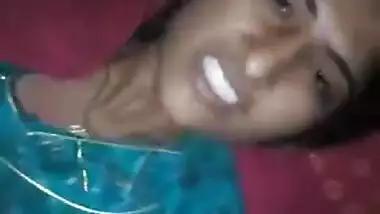 Dehati pussy porn video of Dehati bhabhi exposing her pussy