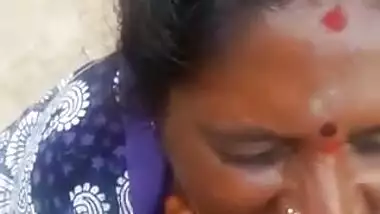 Mallu Bhabhi taking cum in her mouth(very small clip)