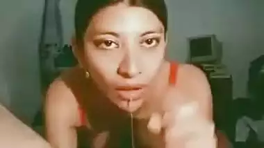 Desi woman knows deepthroat sucking