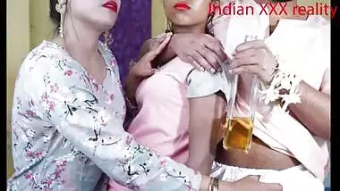 दिवाली के दिन दो सिस्टर की ग्रुप चुदाई वीडियो
