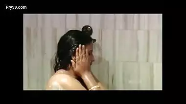 Bavas Maid Bathing Show