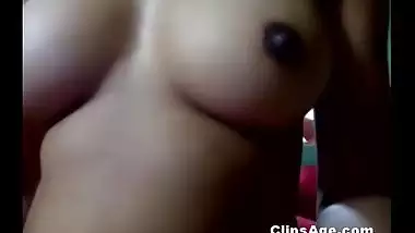 Desi sex videos of deep naval round boobs bhabhi exposed by neighbor