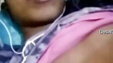 Today Exclusive- Desi Girl Showing Her Boobs On Video Call