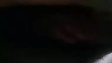 Desi girl spreading pussy for lover MMS