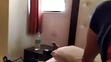 दिल्ली बिग बूब्स रंडी को चूची पर चमाट लगा के चोदने की वीडियो