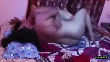 Desi Bhabhi Ne Kiya Padosi Ke Sath Sex