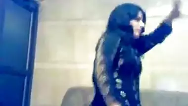 Muslim girl performing in private Mujra 