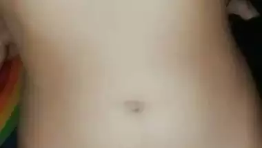 Indian girl putting mehendi on nude body viral MMS