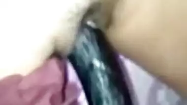 Bhabi Masturbating With Bringal