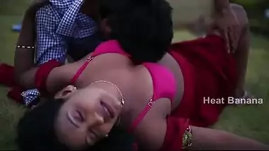 Tamil aunty outdoor sex with secret lover in masala movie