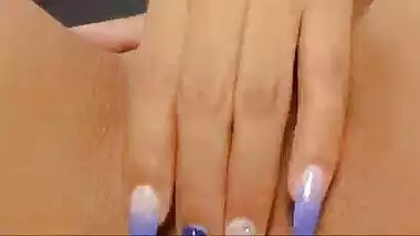 चुदास से भरी गुलाबी चूत - एचडी वीडियो
