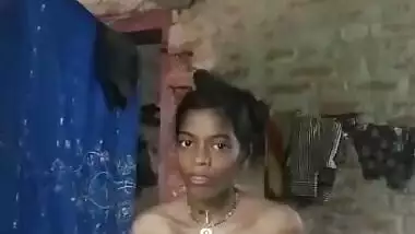 Village girl nude show