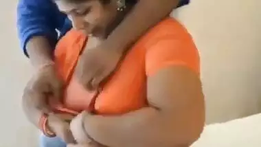 Mallu Aunty Boob Pressed