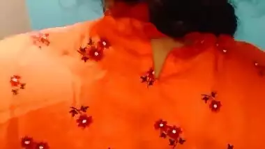 भाई को अपने कमरे मे बुलाकर चूत चुडवाई दीदी