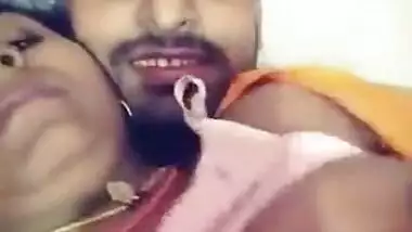 Desi callgirl boob pressing video