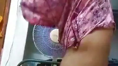 Mature Bhabhi Giving Blowjob Part 1