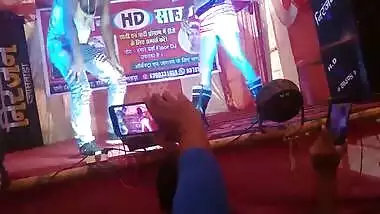 Desi hot girl stage dance very hot