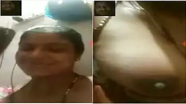 Today Exclusive- Sexy Telugu Bhabhi Showing H...