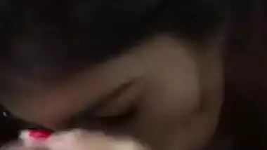 इंडियन लड़की ने अरोड मरोड़कर चूसा लंड का गुलाबी फुला हुआ टोपा