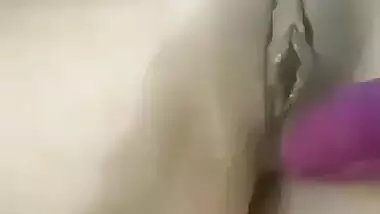 Horny Desi Girl Masturbating