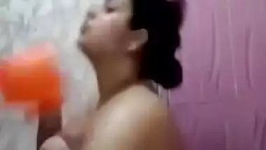 Indian Chubby Aunty Bathing Selfie