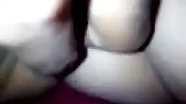 Sexy Indian shaved pussy