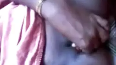 Horny Bhabhi Masturbating